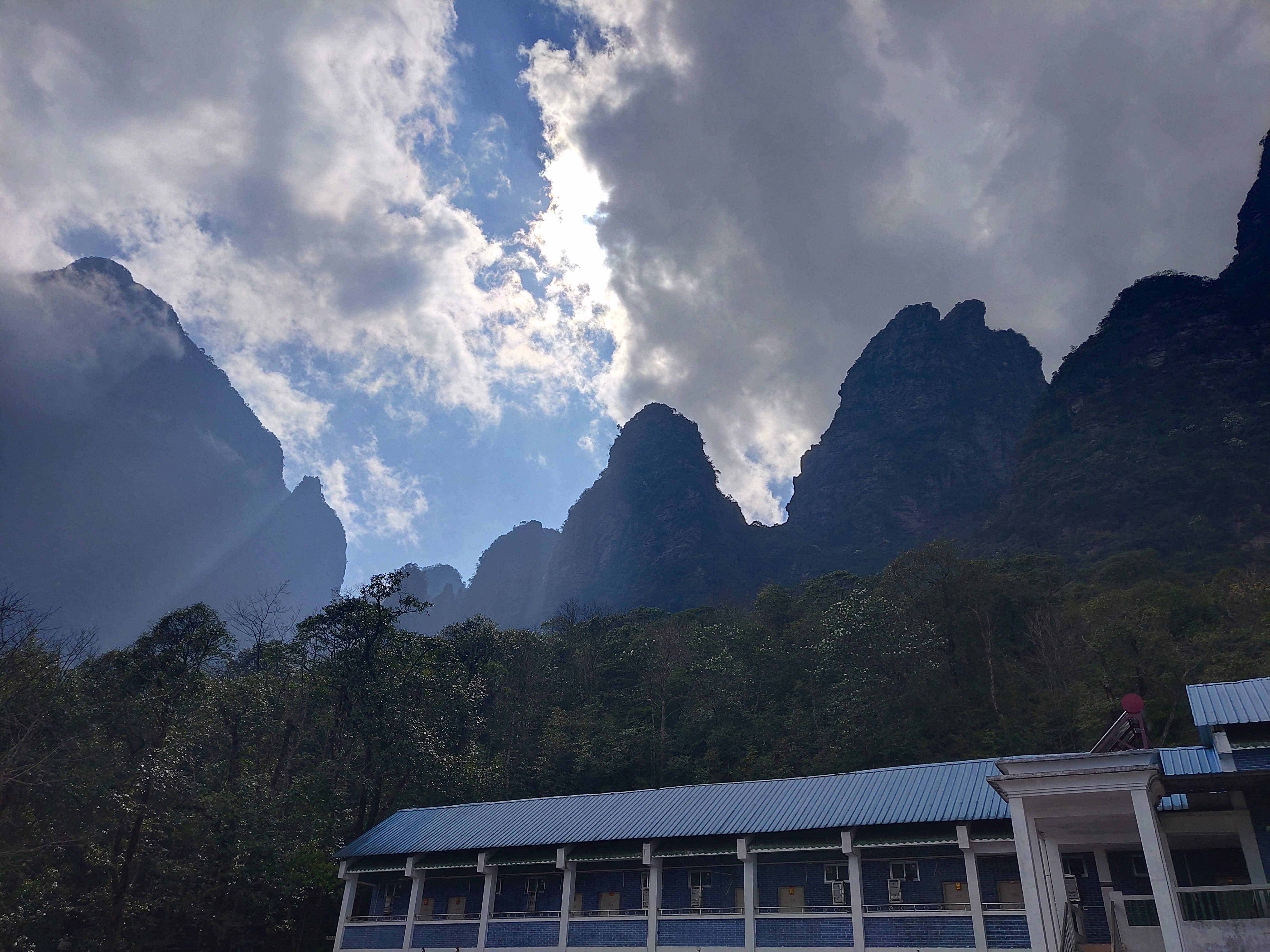 圣堂山.jpg
